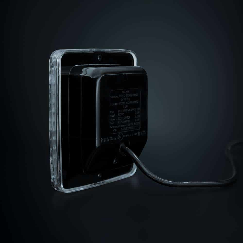 Πίσω Φανάρι LED IZE Τετράγωνο Με Διάφανο Φακό - Image 4