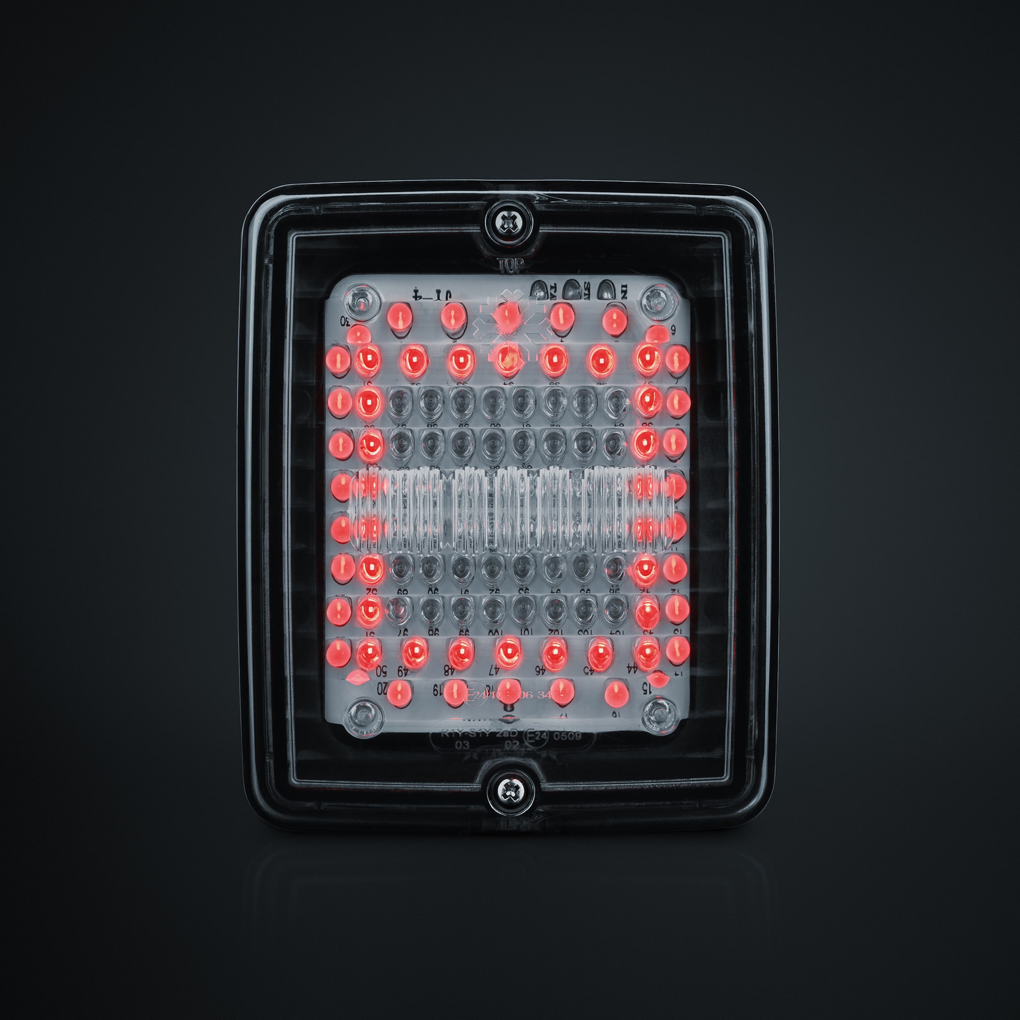 Πίσω φανάρι IZE LED τετράγωνο 3 λειτουργιών