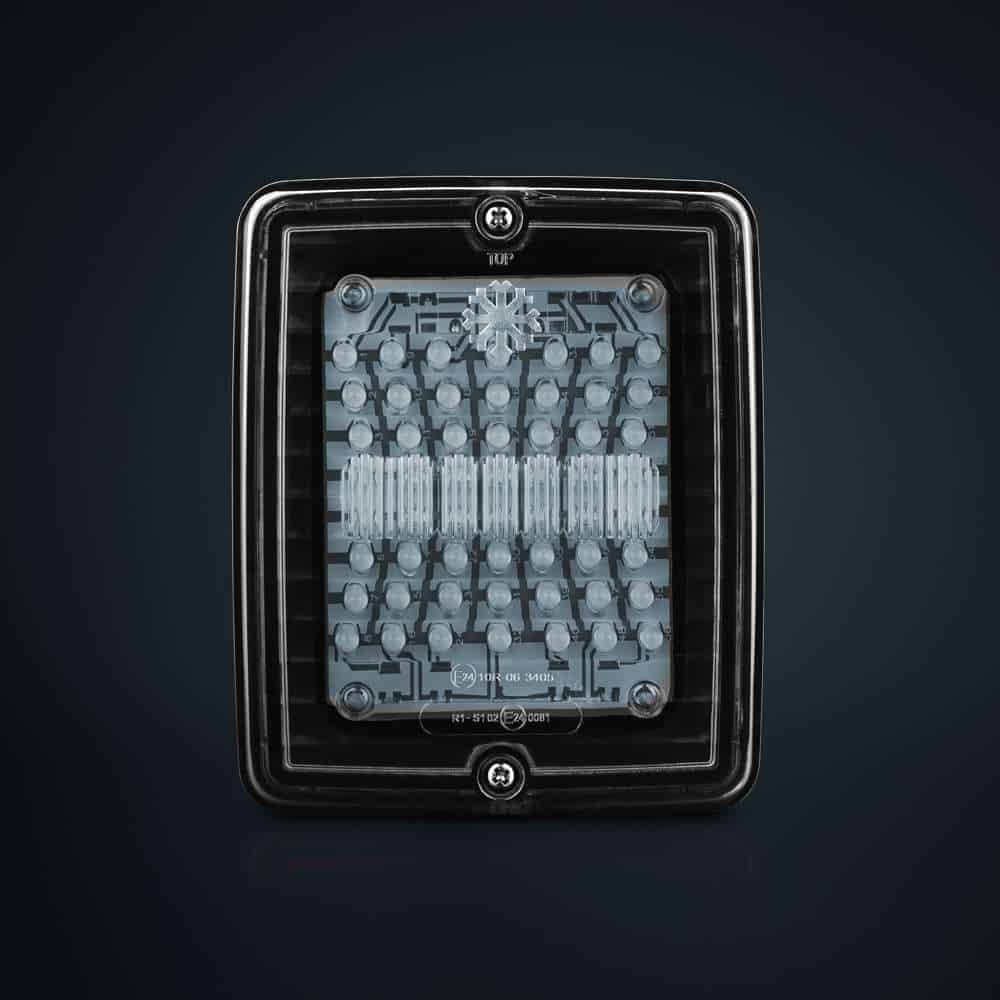 Πίσω Φανάρι LED IZE Τετράγωνο Με Διάφανο Φακό - Image 3