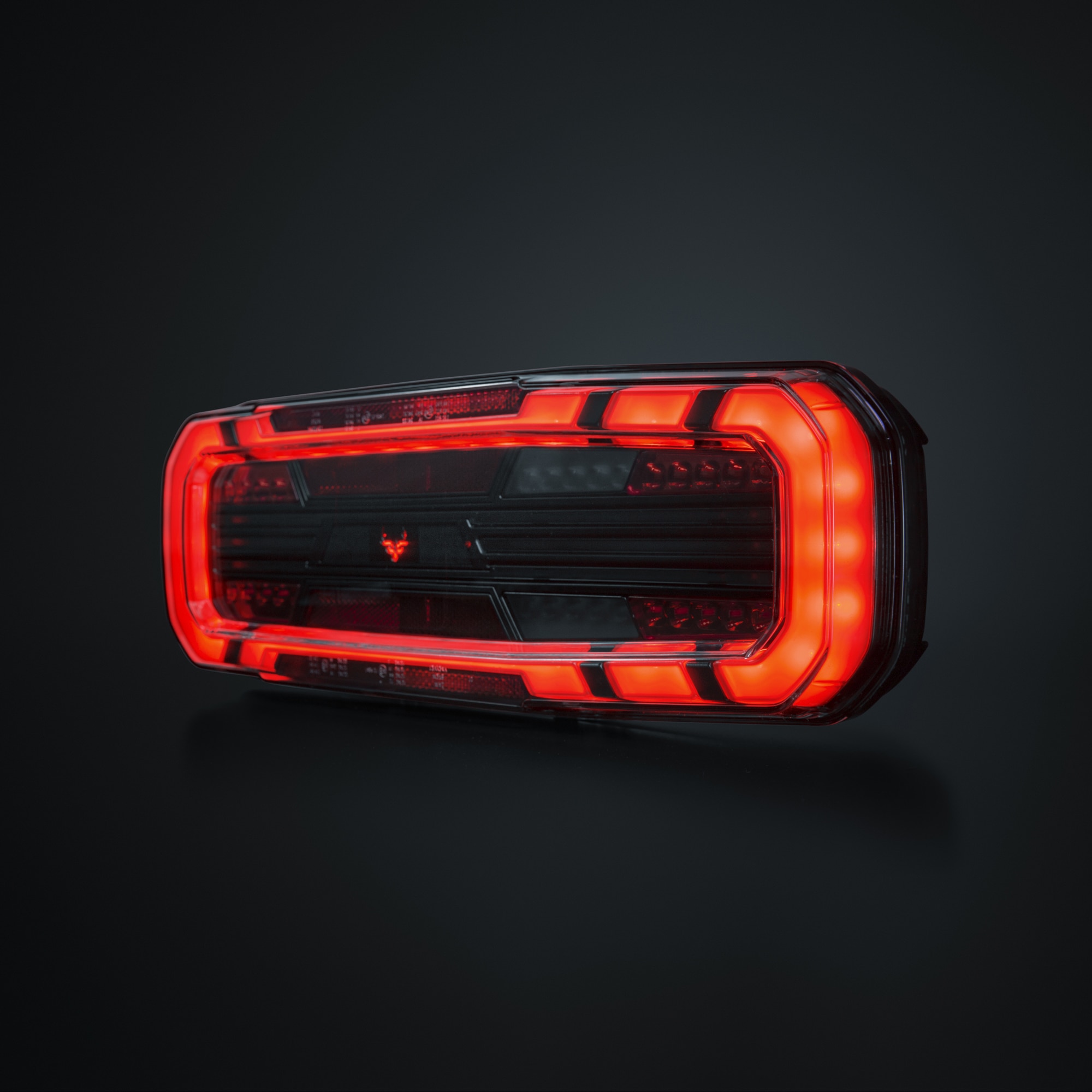 Πίσω Φανάρι Freedom Dark 5 Λειτουργιών Δεξί Για Φορτηγό